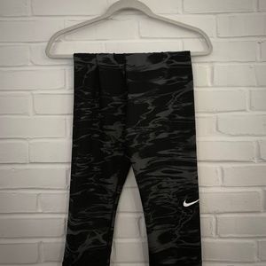 Nike pro camo leggings